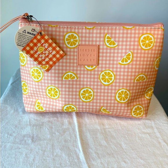 Tender Love & Carry peach color with lemons cosmetic travel toiletries bag - Picture 1 of 8